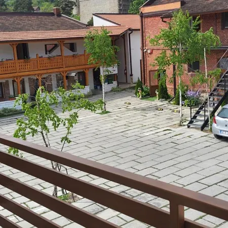 Pensiunea Hanul Huniazilor Hunedoara Exterior photo