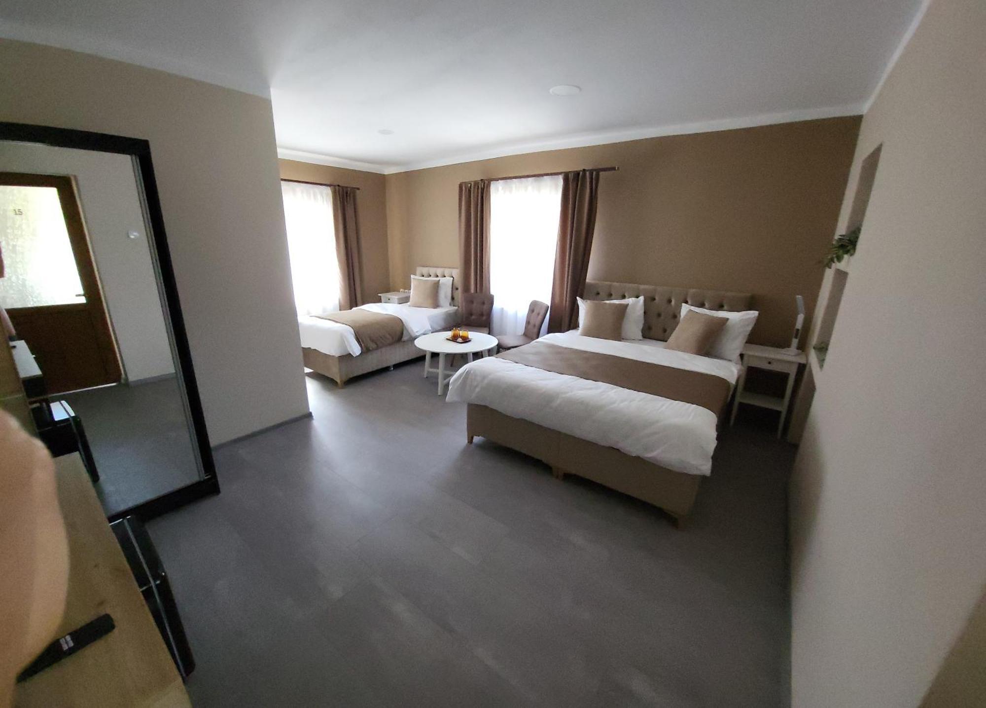 Hotel Pensiunea Hanul Huniazilor Hunedoara
