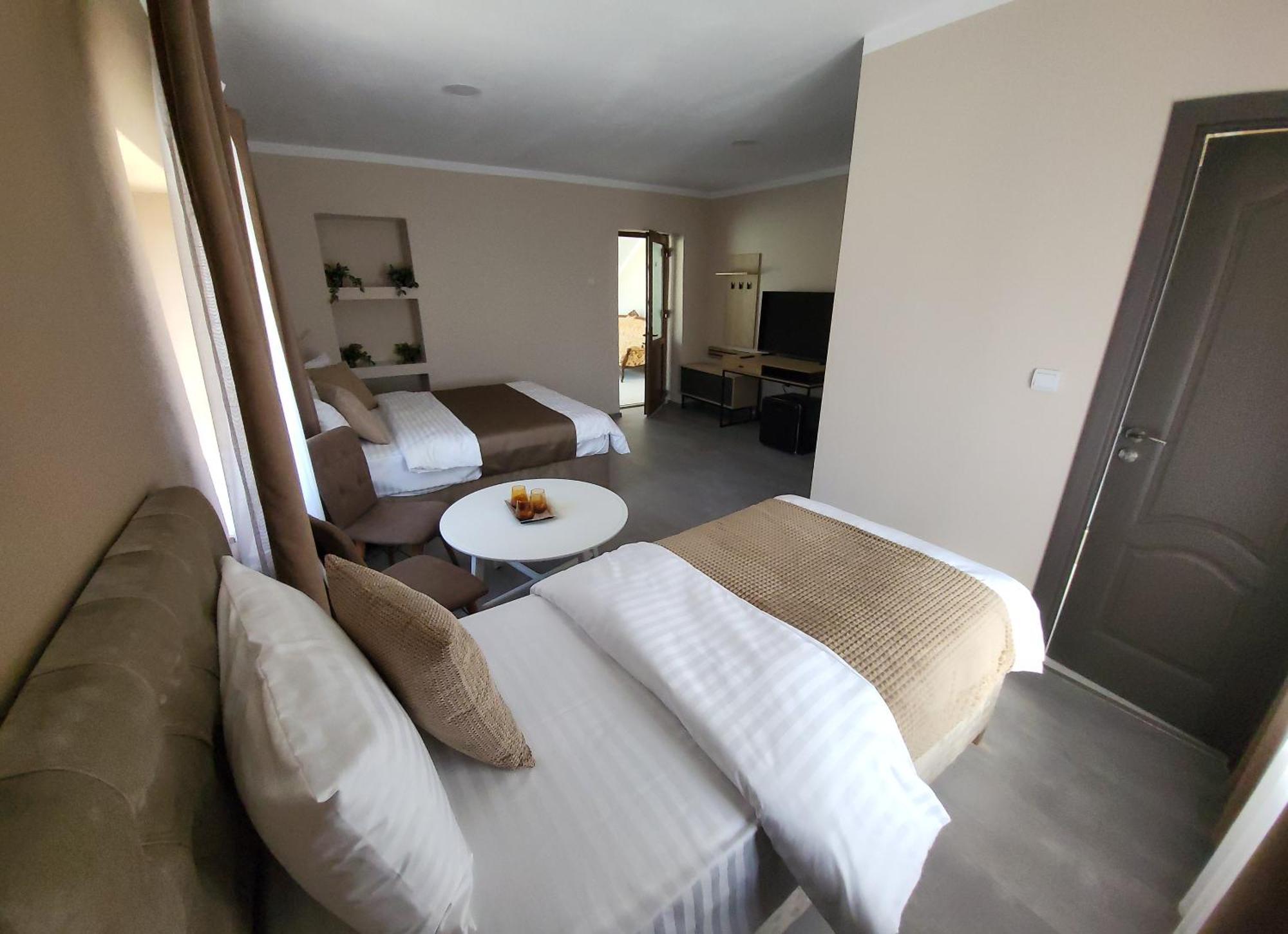 Pensiunea Hanul Huniazilor 3*