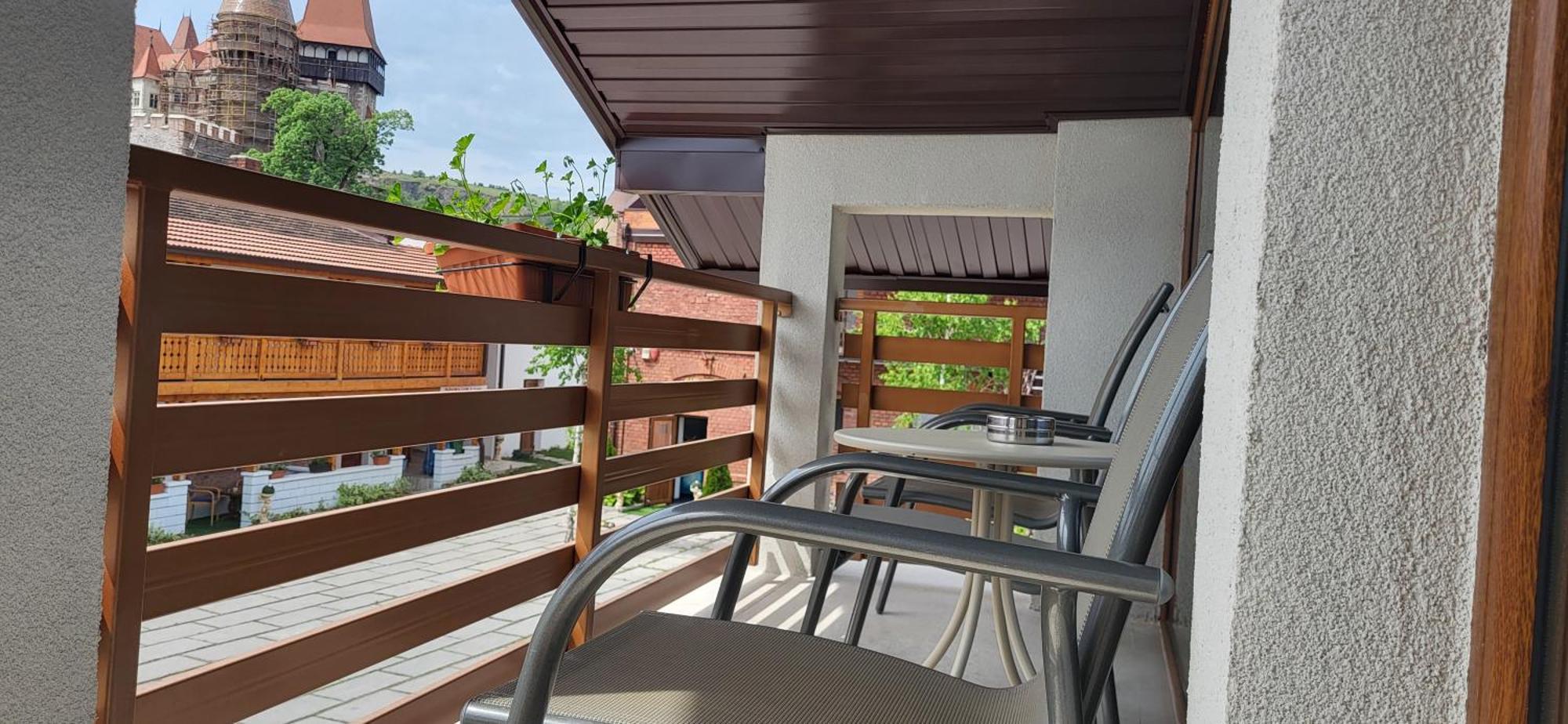 Hotel Pensiunea Hanul Huniazilor 3*